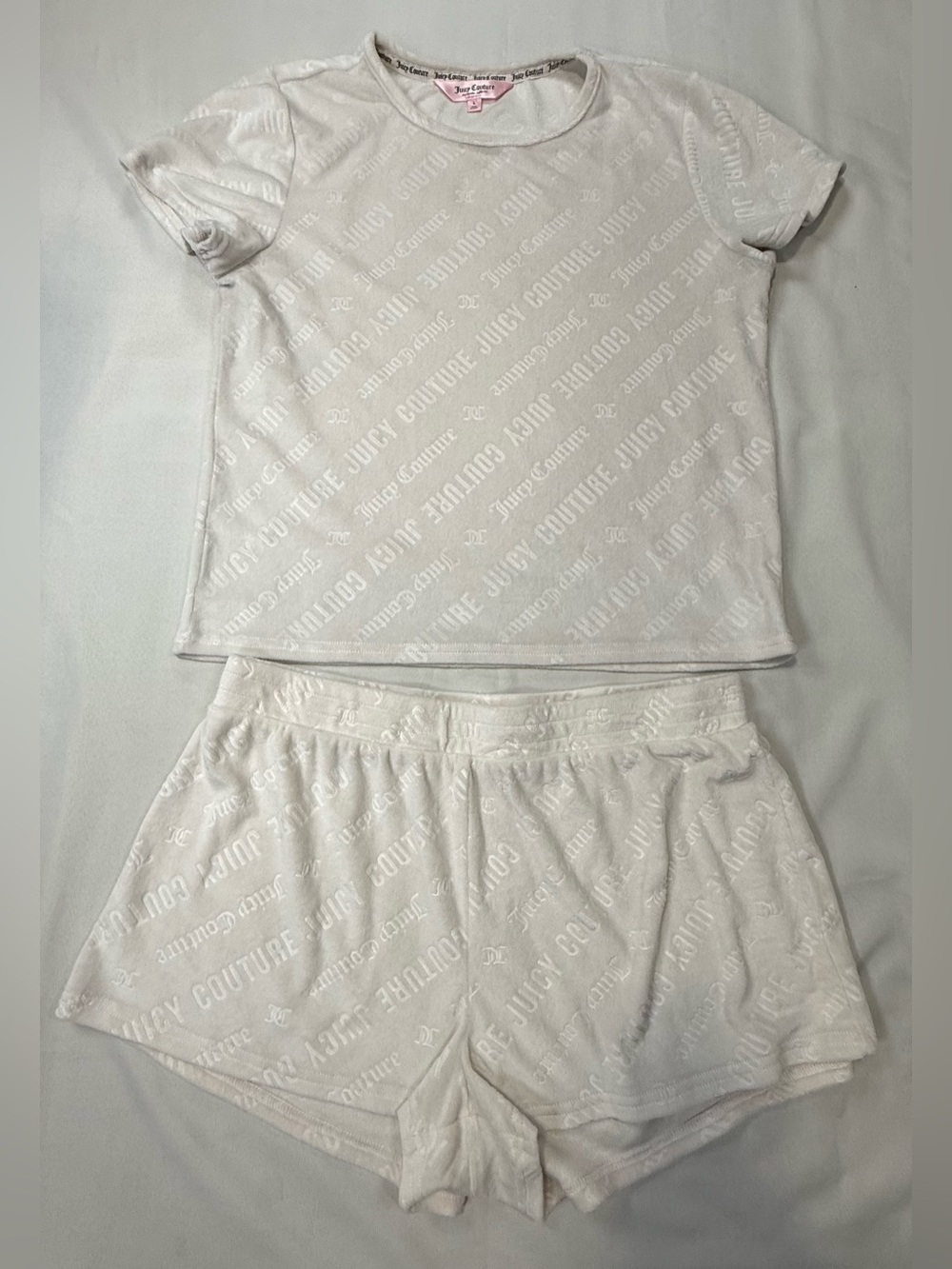 Set NWOT Juicy Couture Creamy White Logo Lounge Short